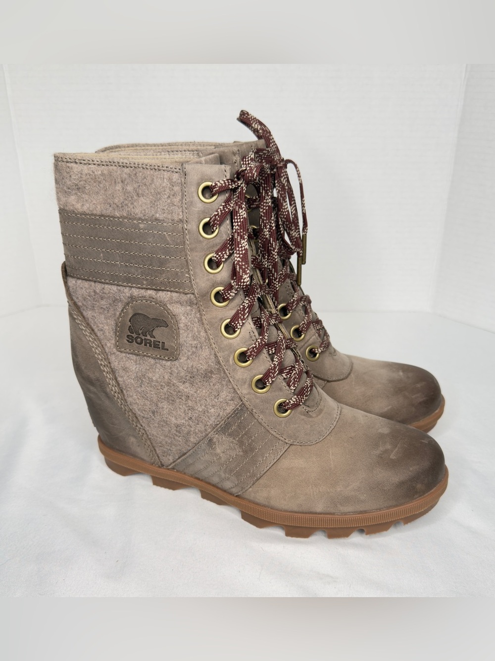 Sorel Lexie Wedge Boots Beige/Khaki Suede Size 10 NL 3778-297